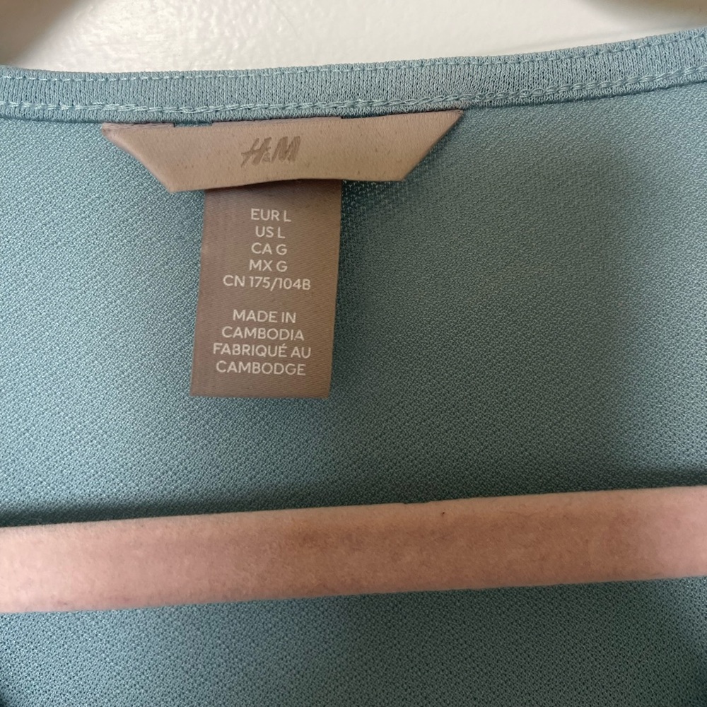 H&M Elegant Blue Wrap Dress - Picture 2 of 7